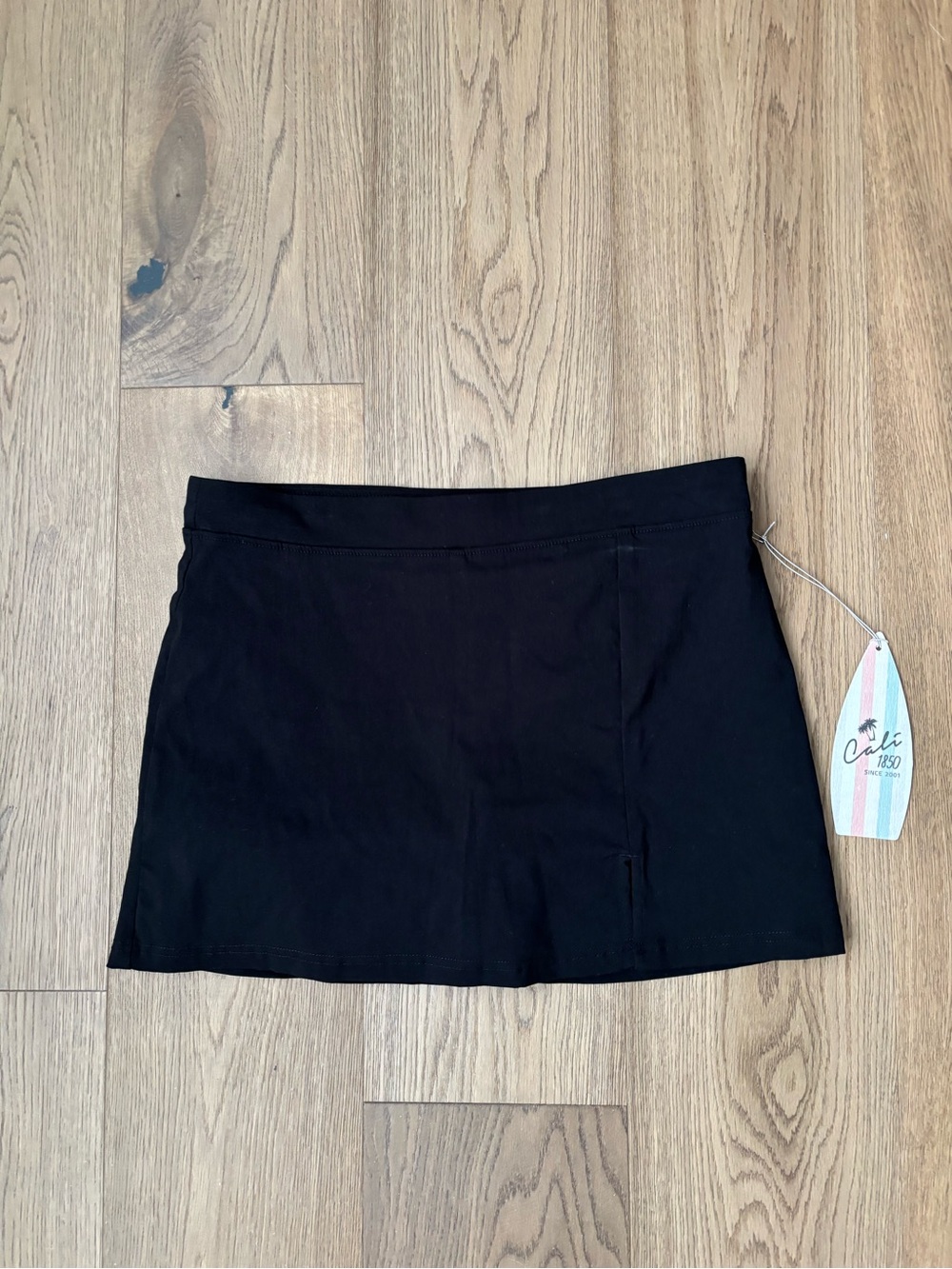 Cali1850 Women’s Black Mini Skort